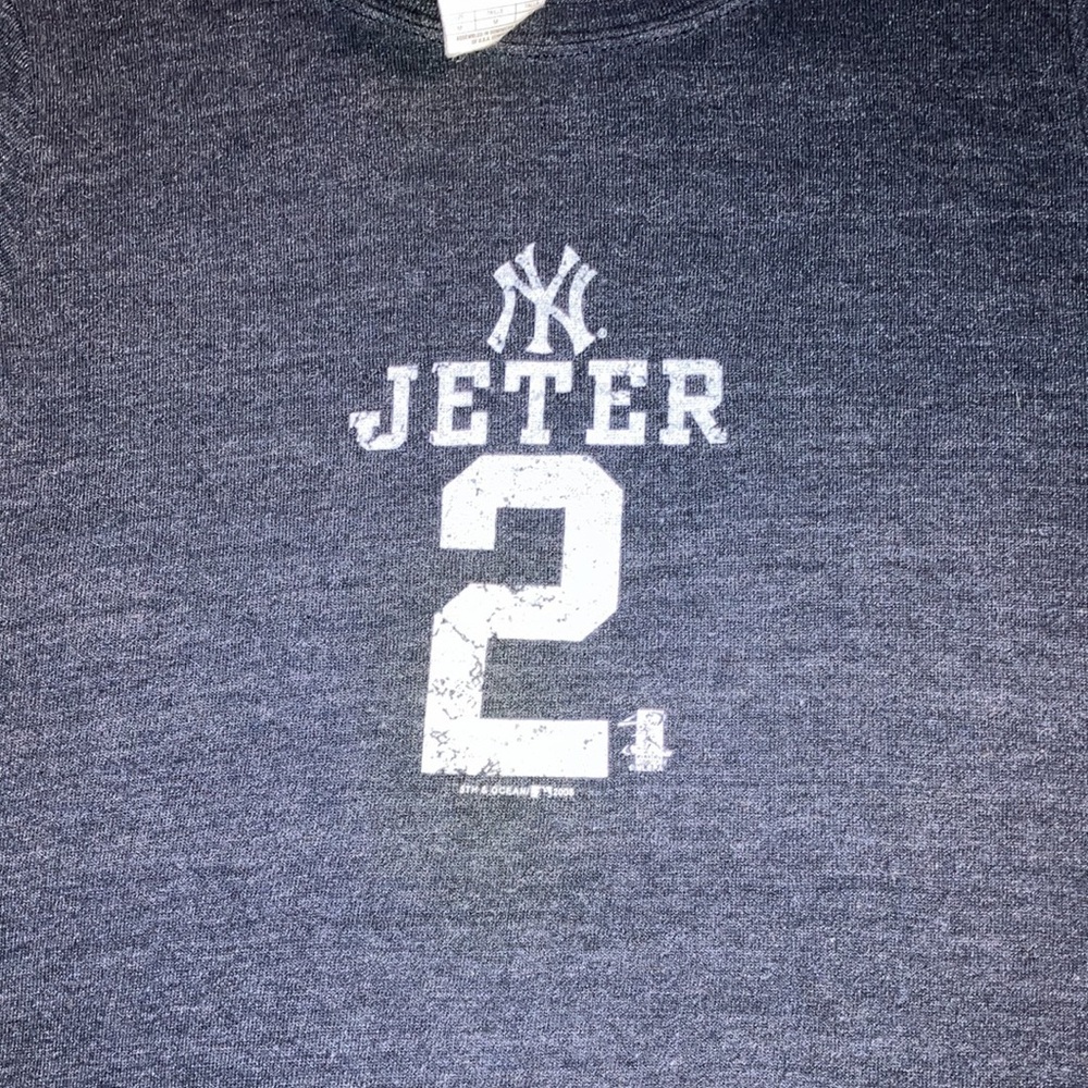 🎉4 for $20 MLB Genuine Merchandise Jeter Tee, Medium - Picture 2 of 5